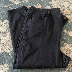 EUC American Eagle Size 24 Next level stretch black jeans